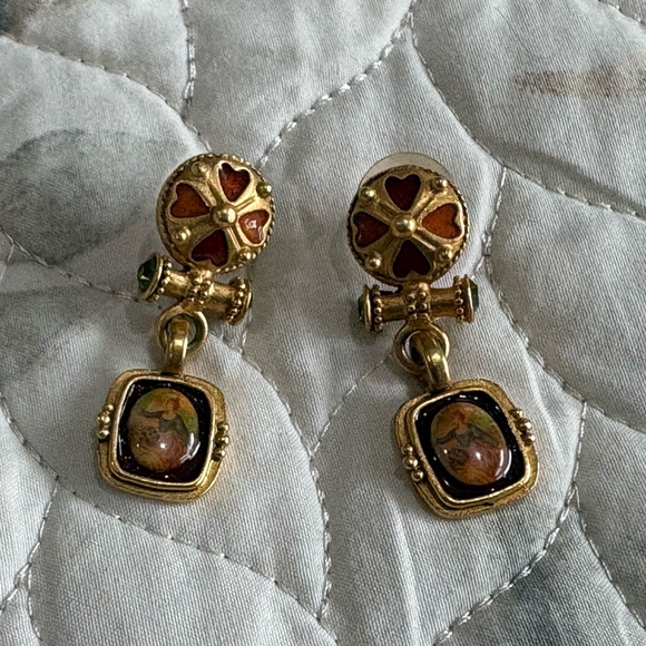 Jewelry - Vintage Gold and Red Dangle Earrings